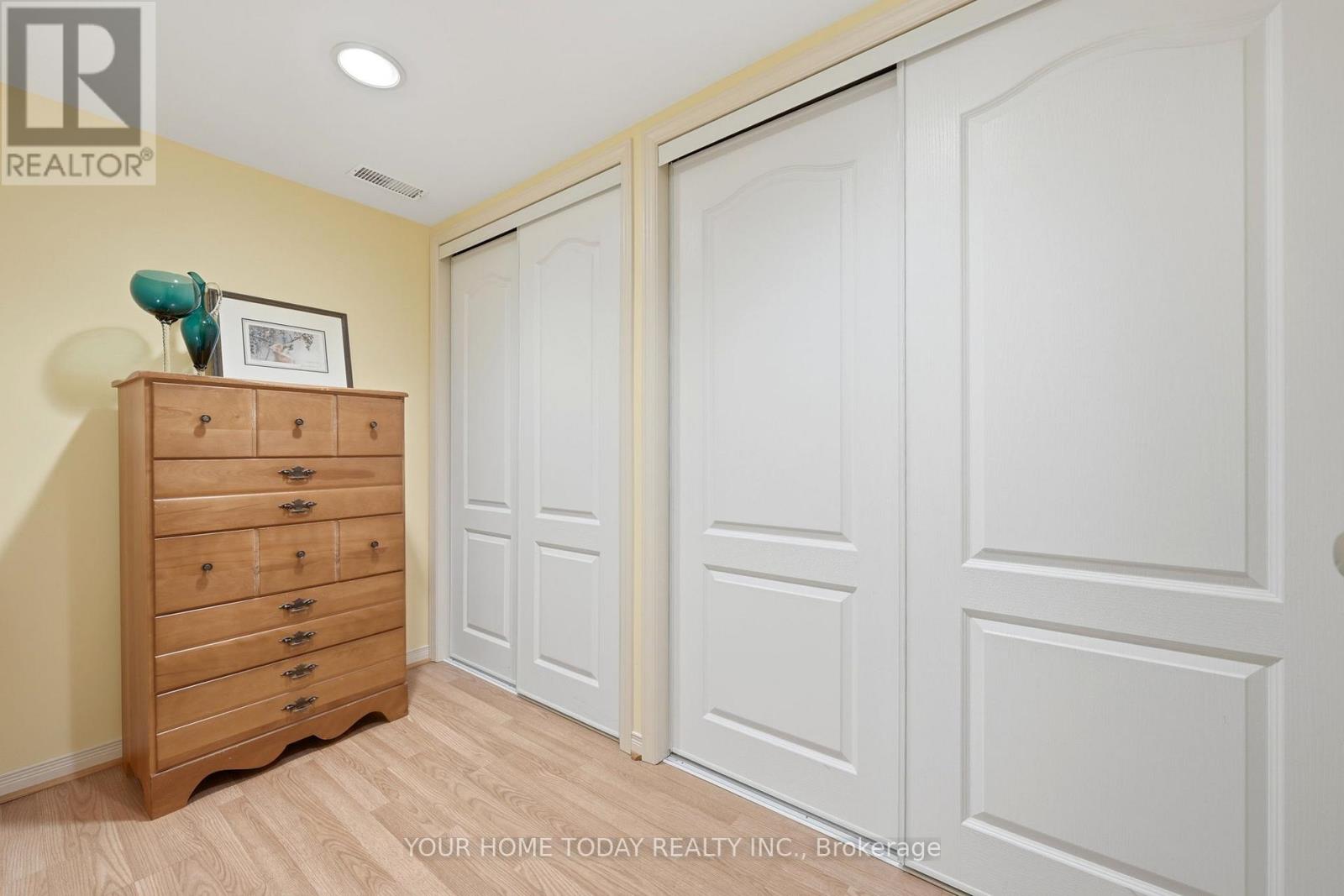 51 Faludon Drive, Halton Hills, Ontario  L7G 1H8 - Photo 32 - W12990074