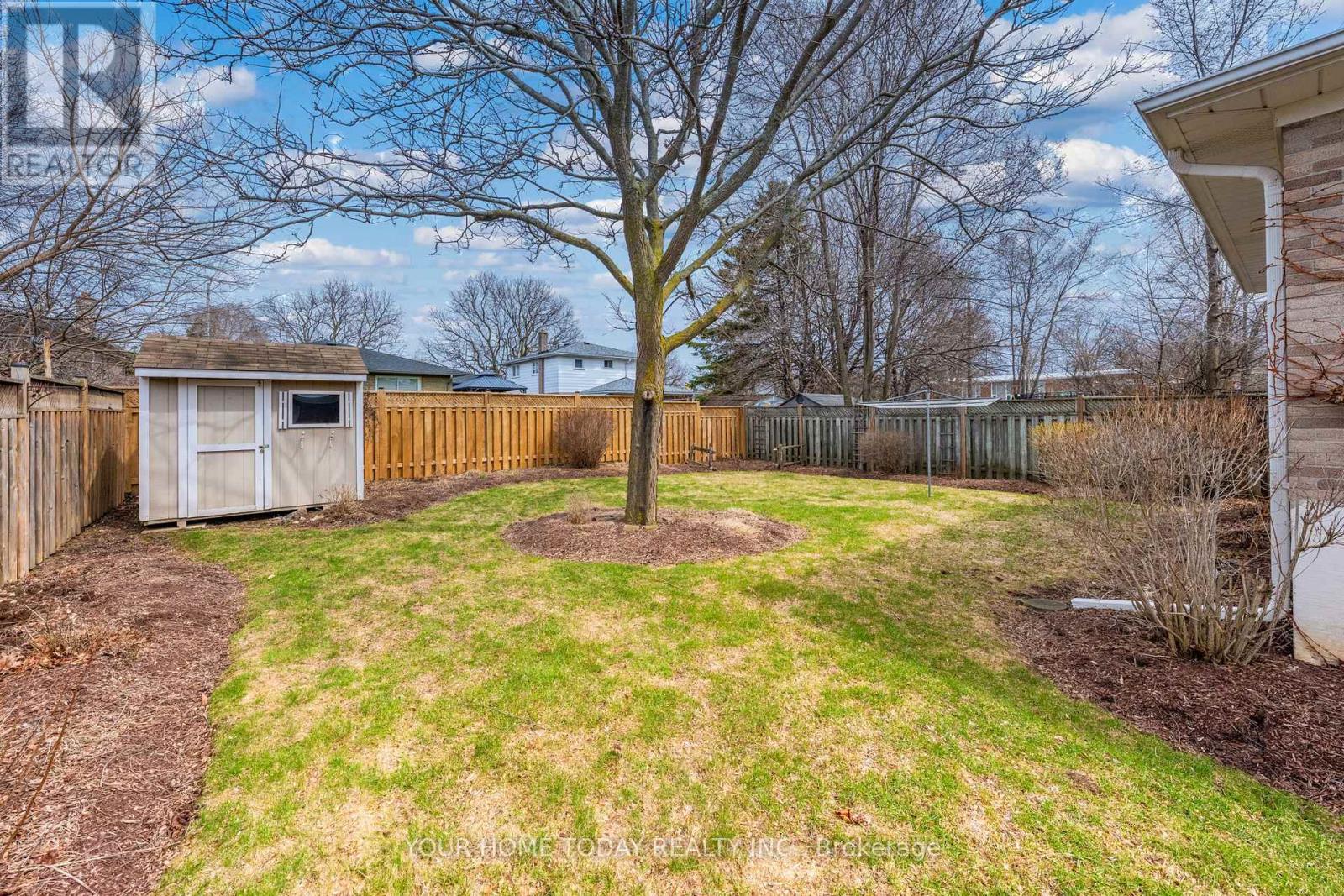 51 Faludon Drive, Halton Hills, Ontario  L7G 1H8 - Photo 33 - W12990074