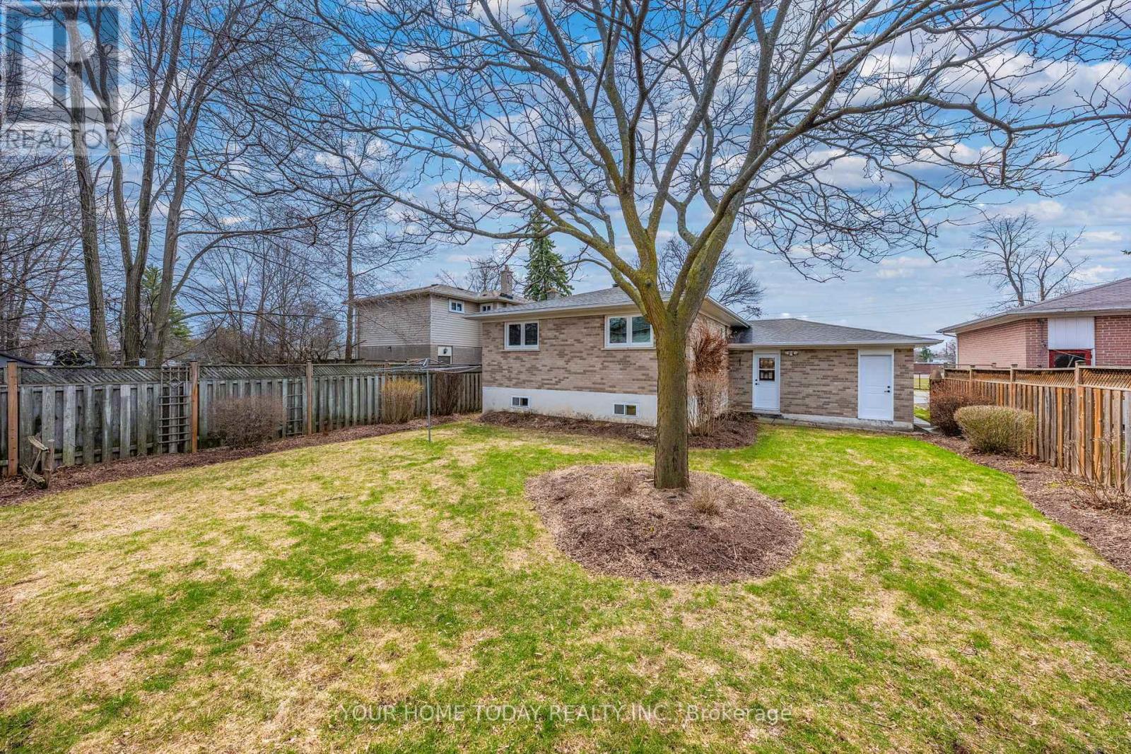 51 Faludon Drive, Halton Hills, Ontario  L7G 1H8 - Photo 35 - W12990074