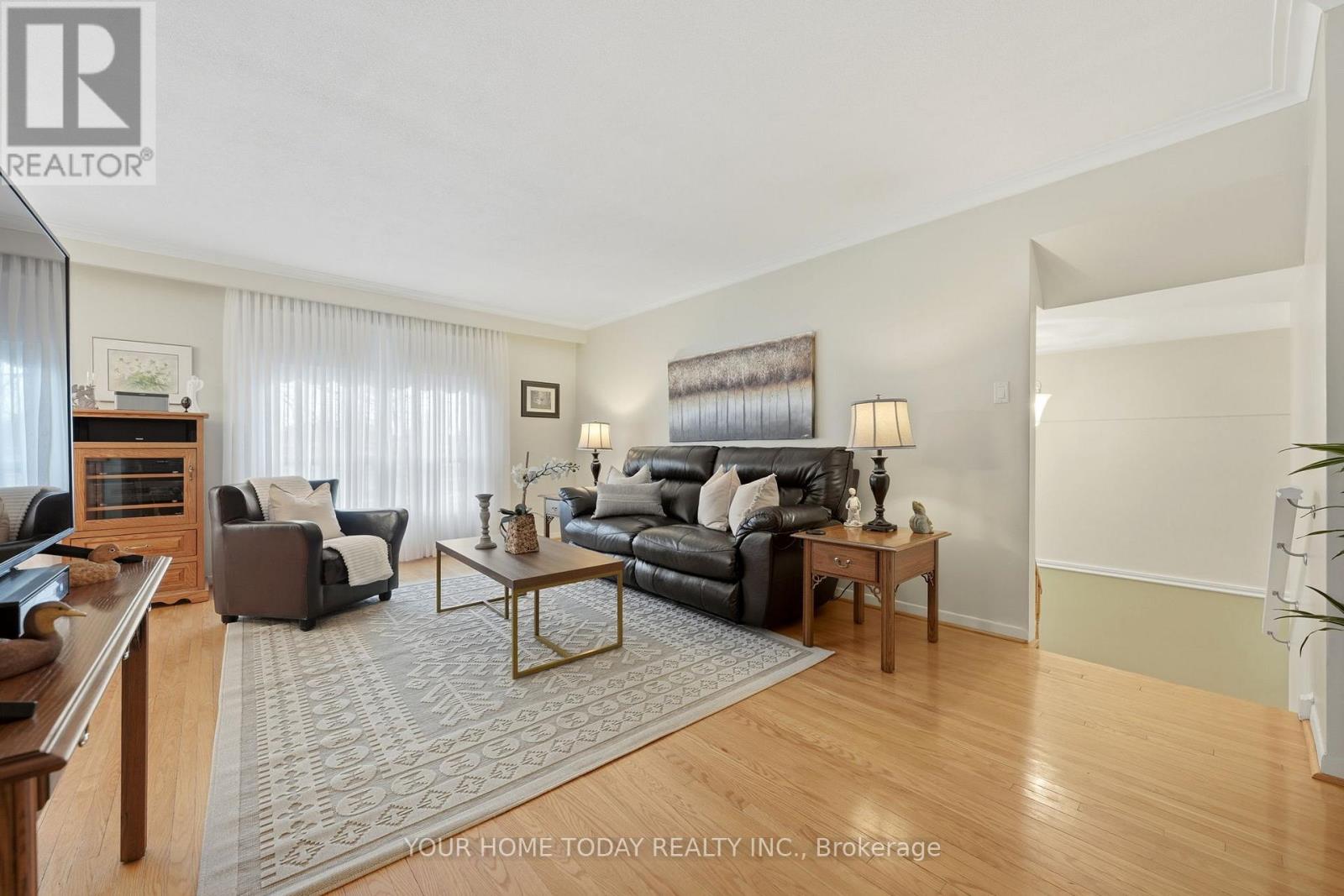 51 Faludon Drive, Halton Hills, Ontario  L7G 1H8 - Photo 8 - W12990074