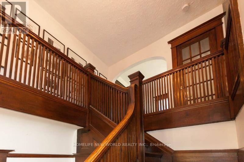 16 Laxton Avenue, Toronto, Ontario  M6K 1K9 - Photo 14 - W12990090