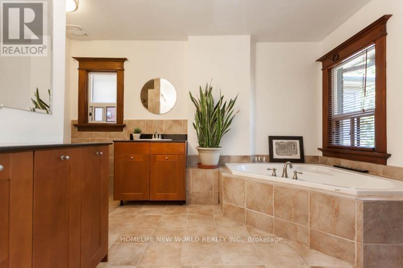 16 Laxton Avenue, Toronto, Ontario  M6K 1K9 - Photo 18 - W12990090