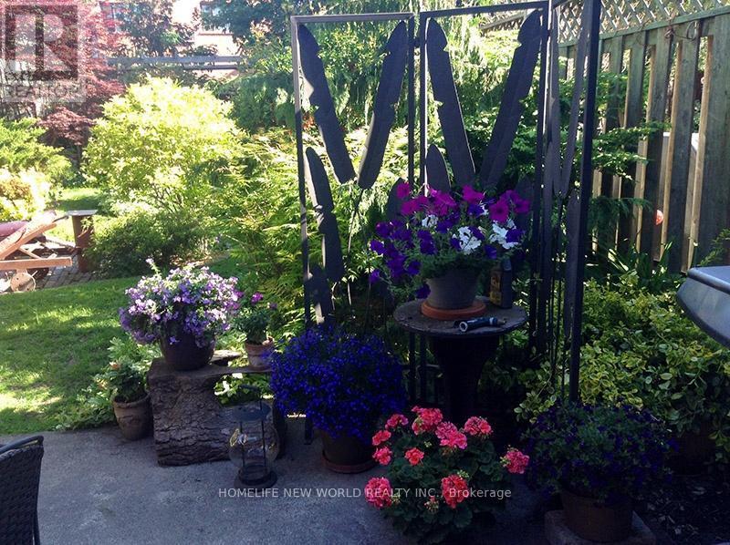 16 Laxton Avenue, Toronto, Ontario  M6K 1K9 - Photo 23 - W12990090