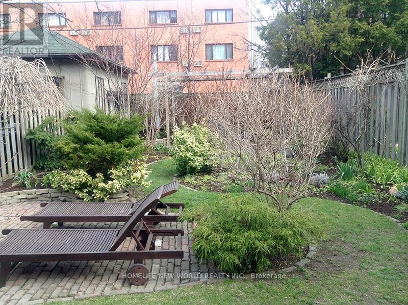 16 Laxton Avenue, Toronto, Ontario  M6K 1K9 - Photo 24 - W12990090