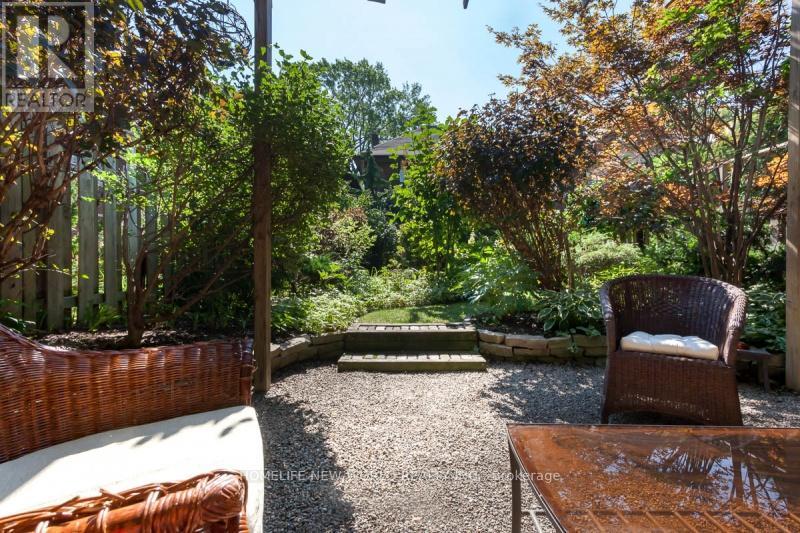 16 Laxton Avenue, Toronto, Ontario  M6K 1K9 - Photo 27 - W12990090