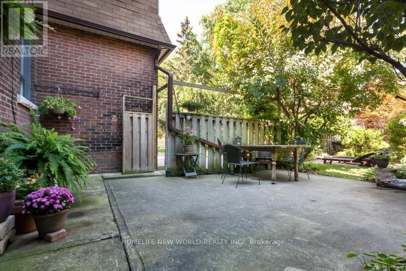 16 Laxton Avenue, Toronto, Ontario  M6K 1K9 - Photo 28 - W12990090