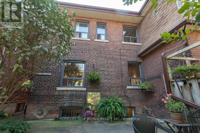 16 Laxton Avenue, Toronto, Ontario  M6K 1K9 - Photo 30 - W12990090