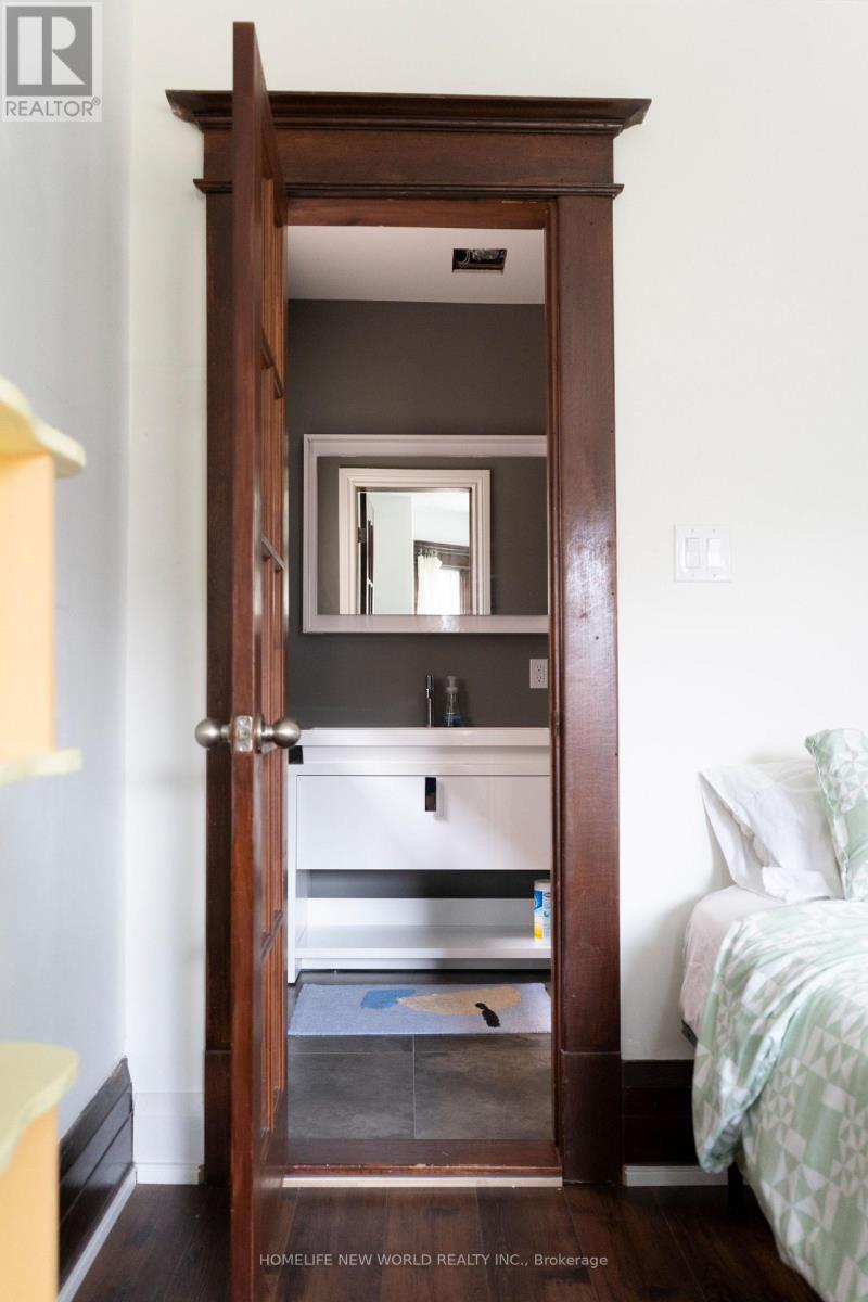 16 Laxton Avenue, Toronto, Ontario  M6K 1K9 - Photo 39 - W12990090