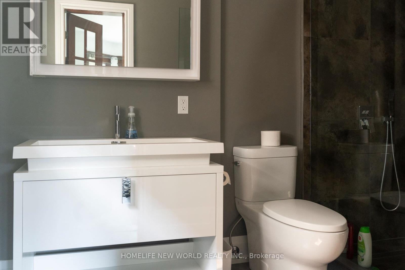 16 Laxton Avenue, Toronto, Ontario  M6K 1K9 - Photo 40 - W12990090