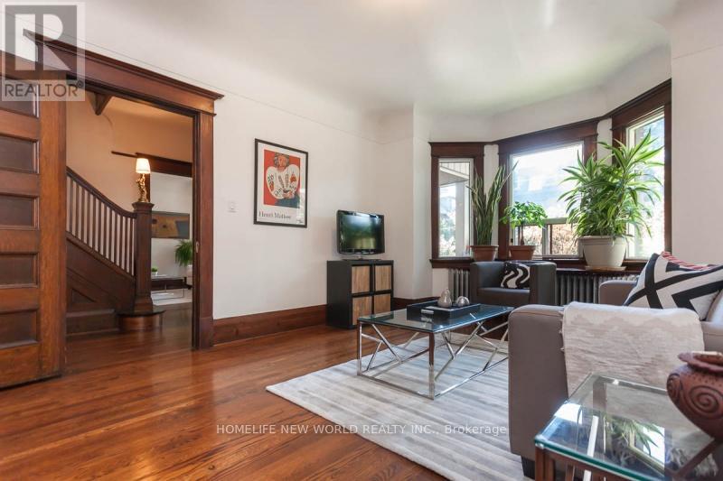 16 Laxton Avenue, Toronto, Ontario  M6K 1K9 - Photo 8 - W12990090