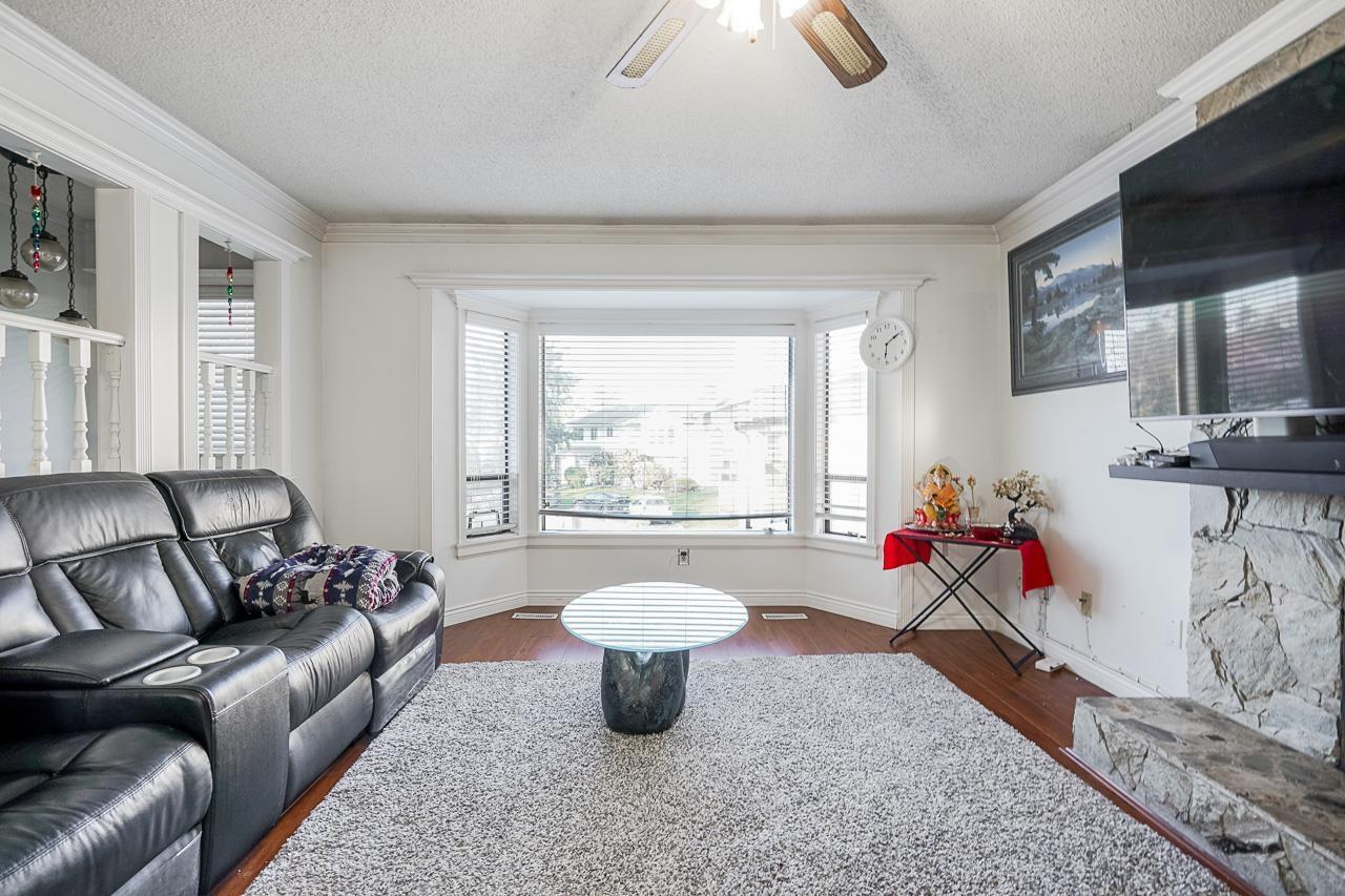 9041 122b Street, Surrey, British Columbia  V3V 7L7 - Photo 5 - R3109610