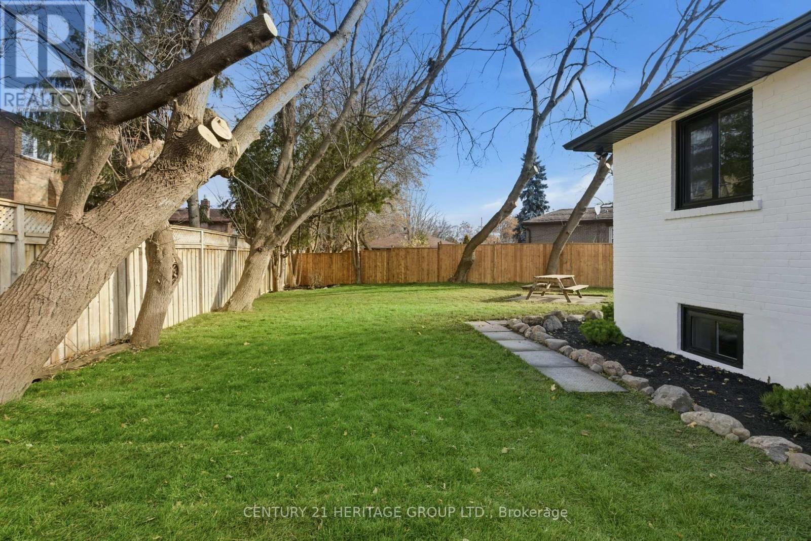 69 Marlin Court, Newmarket, Ontario  L3Y 2W7 - Photo 31 - N12984784