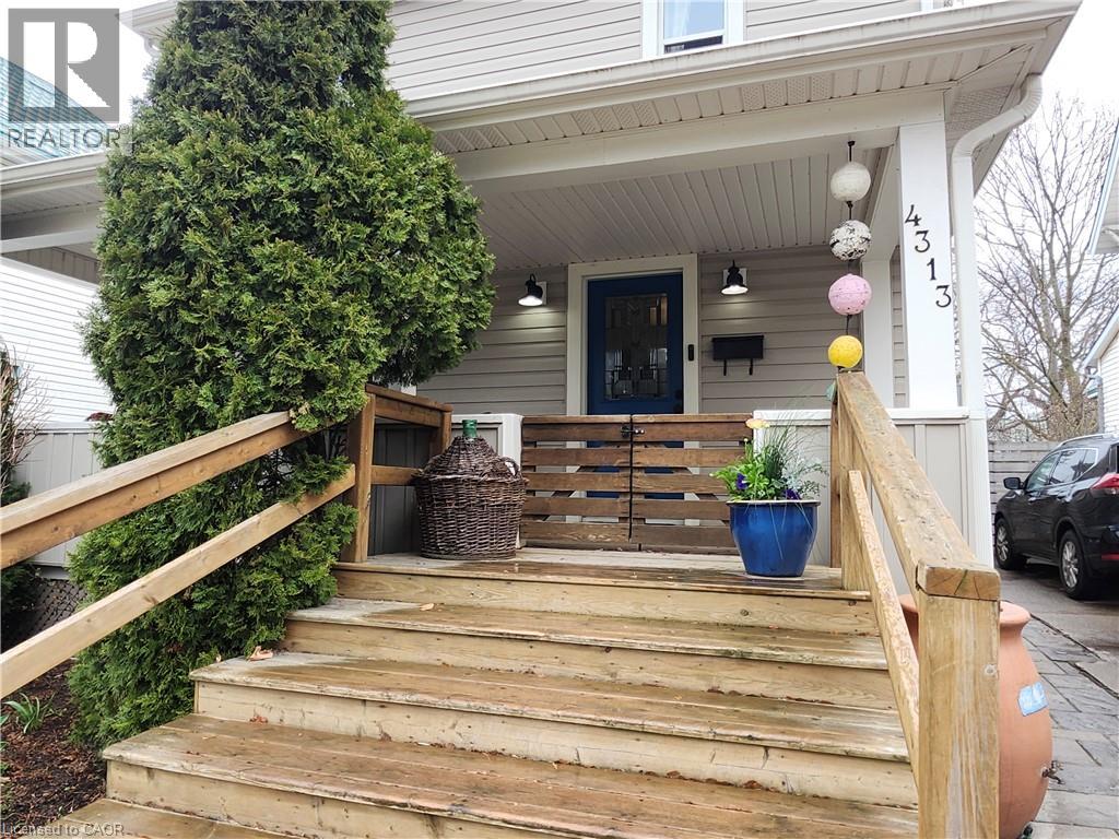 4313 Central Avenue, Beamsville, Ontario  L0R 1B6 - Photo 2 - 40820120