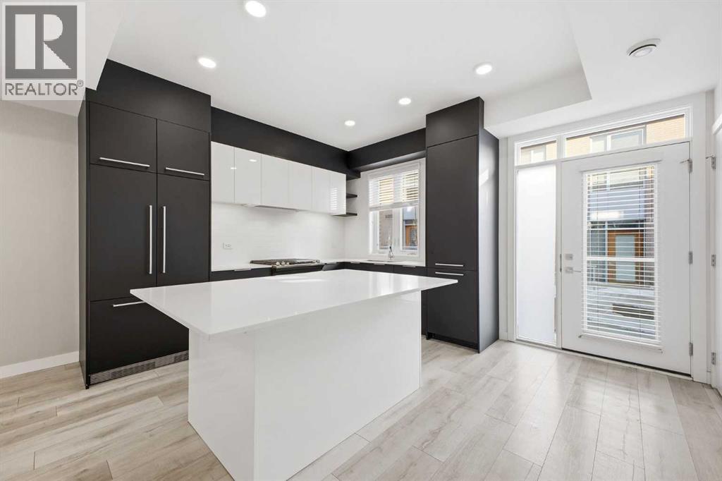 4010 Kovitz Lane NW, Calgary, Alberta  T3B 6A8 - Photo 13 - A2290326