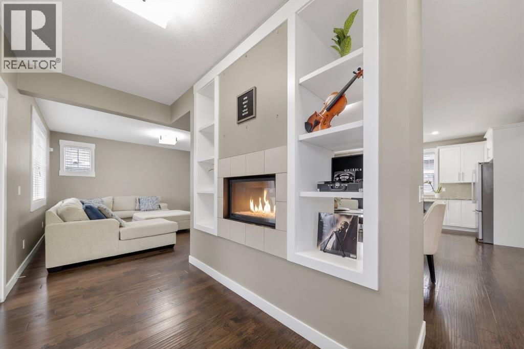 229 Rainbow Falls Glen, Chestermere, Alberta  T1X 0S6 - Photo 4 - A2298551