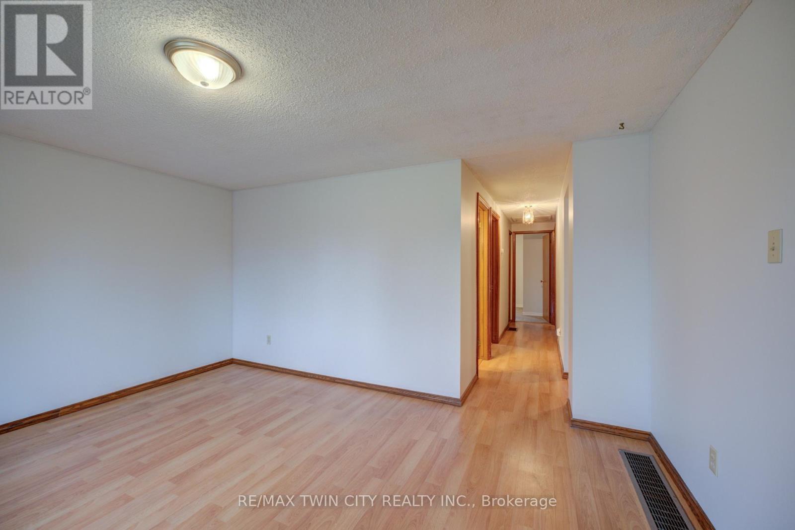 390 Brantwood Park Road, Brantford, Ontario  N3P 1K7 - Photo 6 - X12990018