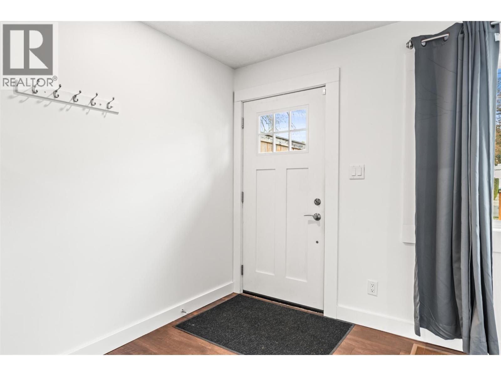 2706 38 Street, Vernon, British Columbia  V1T 6H4 - Photo 5 - 10382905