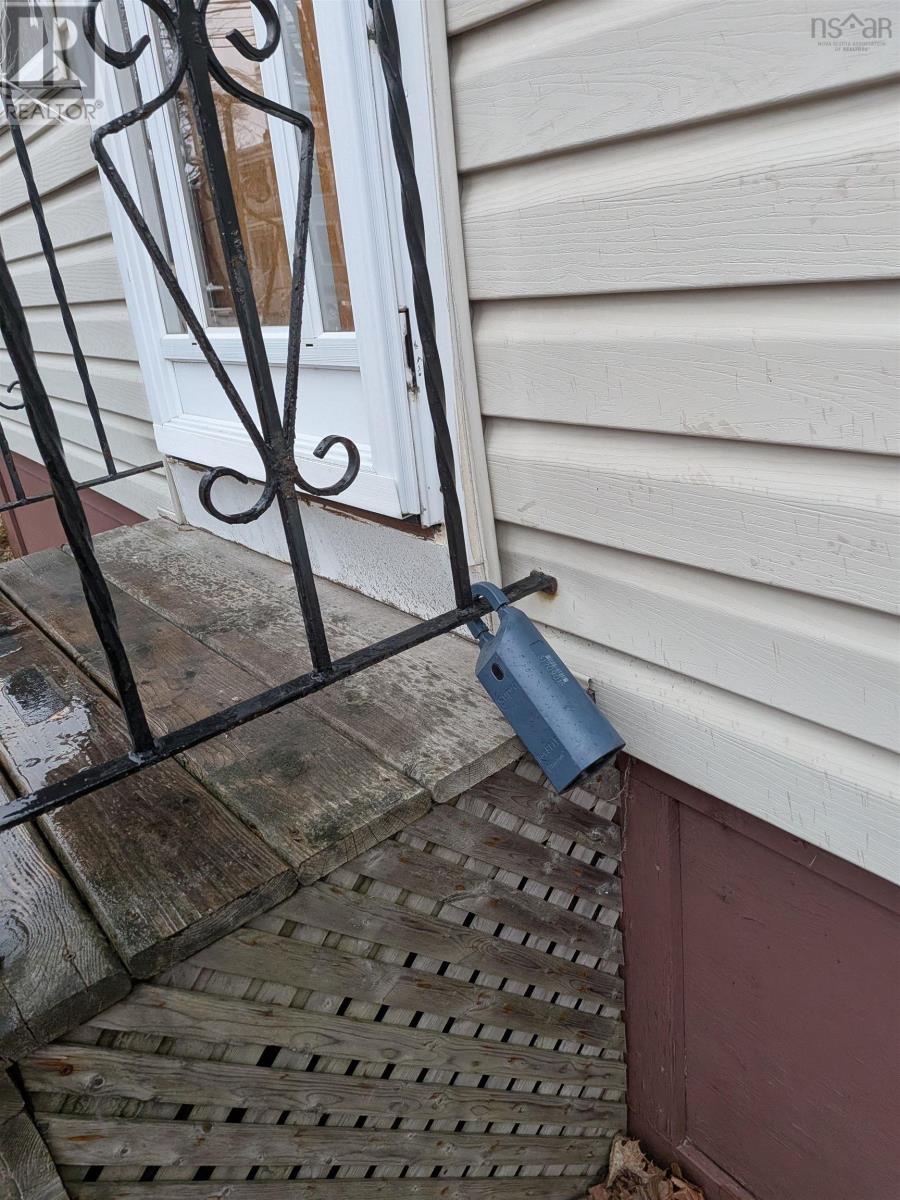 5655 Macara Street N, Halifax, Nova Scotia  B3K 1W3 - Photo 3 - 202607170