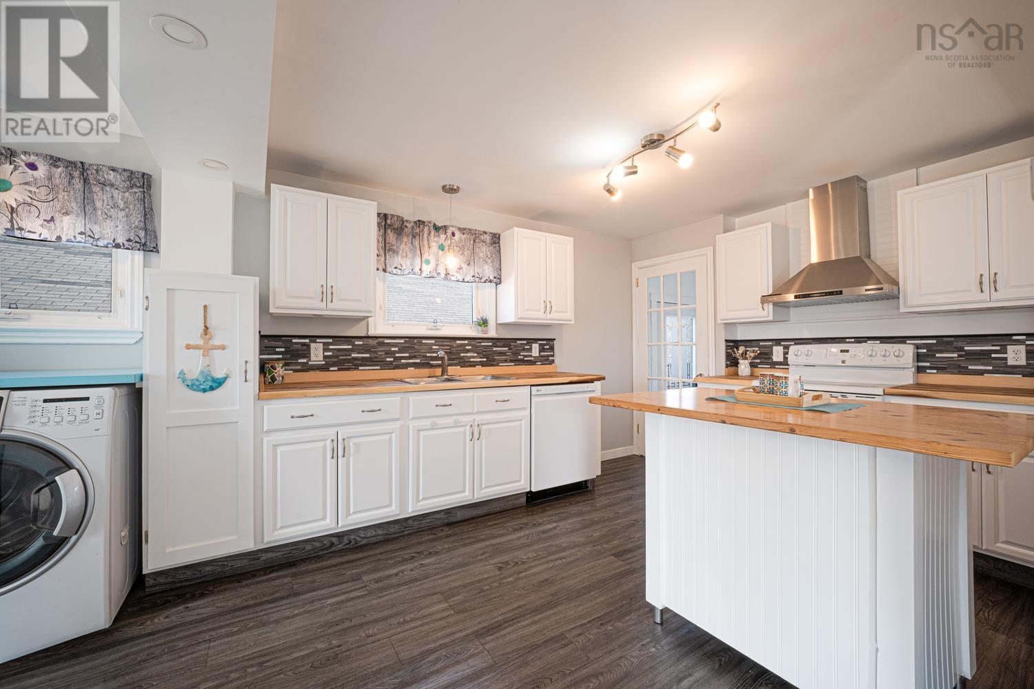 42 Young Road, Western Shore, Nova Scotia  B0J 3M0 - Photo 11 - 202607172