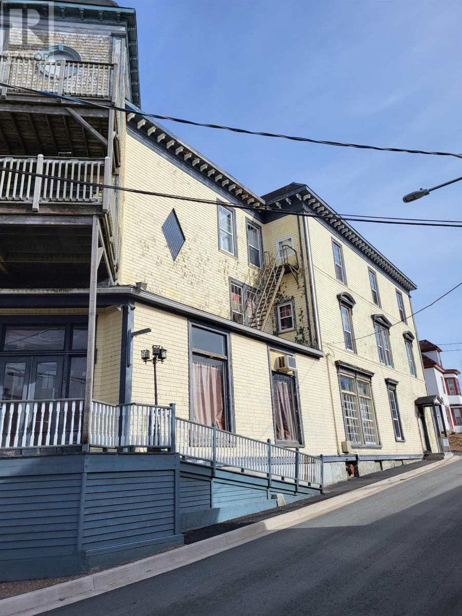 149 Main Street, Liverpool, Nova Scotia  B0T 1K0 - Photo 3 - 202607173