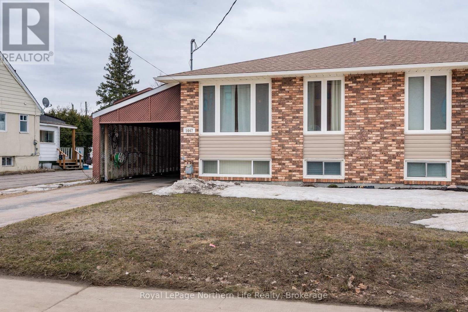 1647 High Street, North Bay, Ontario  P1B 6T7 - Photo 1 - X12990220