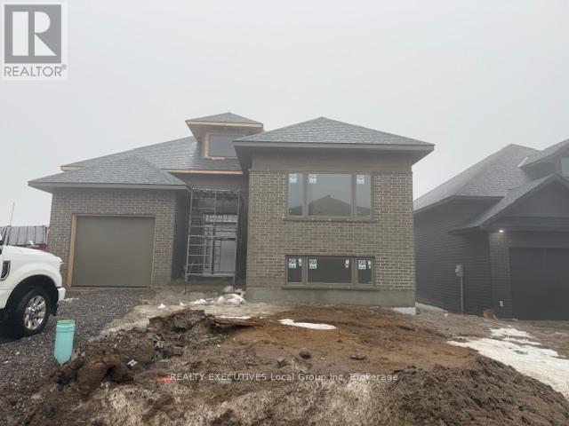 109 Tower Drive, North Bay, Ontario  P1C 0A4 - Photo 2 - X12990288