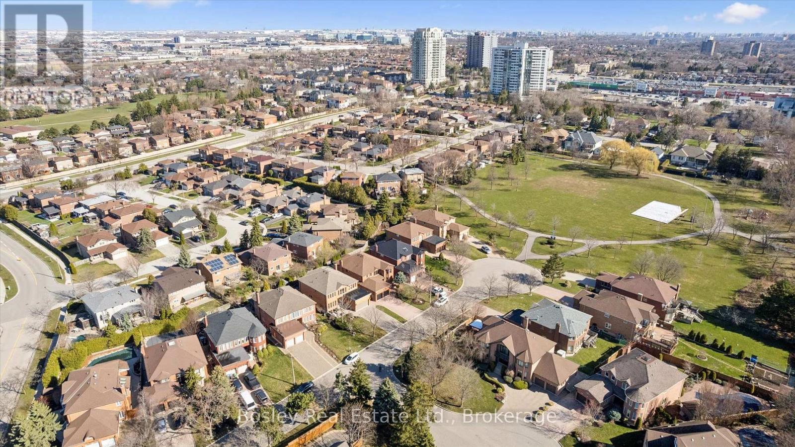 1217 Sugar Maple Court, Mississauga, Ontario  L4W 4P6 - Photo 49 - W12990456