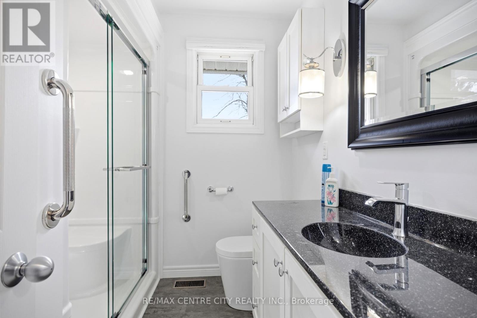 72 Elmwood Avenue, St. Thomas, Ontario  N5R 4Z7 - Photo 12 - X12970974