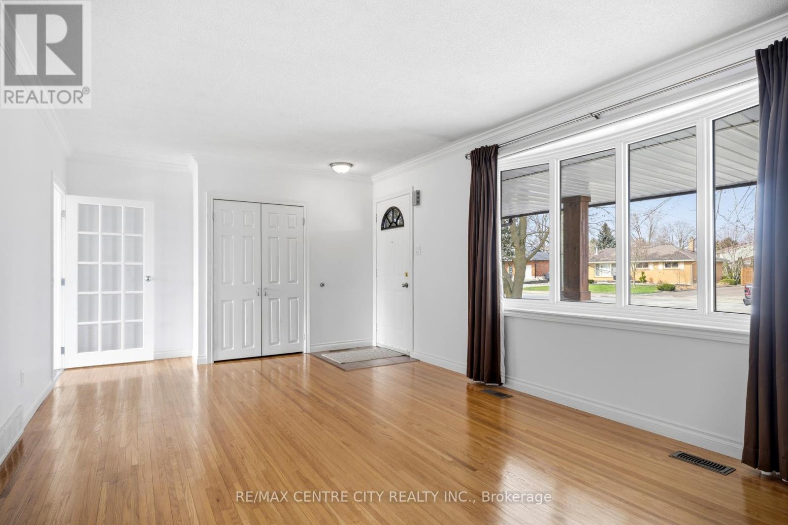 72 Elmwood Avenue, St. Thomas, Ontario  N5R 4Z7 - Photo 10 - X12970974