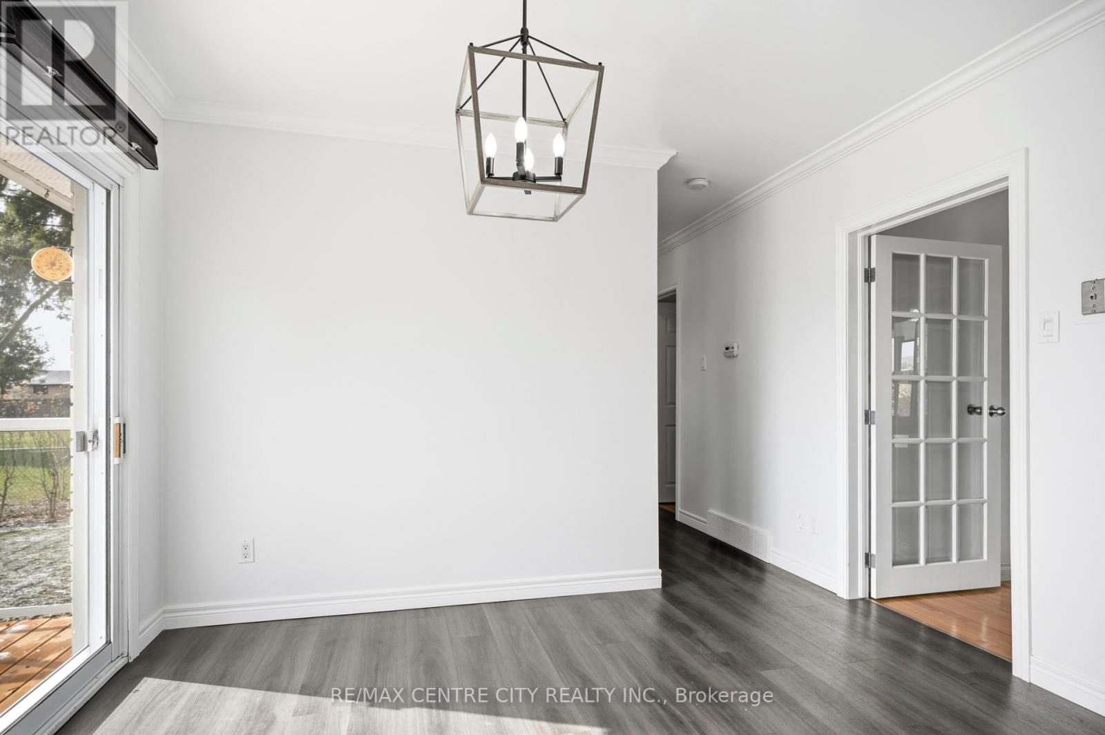 72 Elmwood Avenue, St. Thomas, Ontario  N5R 4Z7 - Photo 9 - X12970974