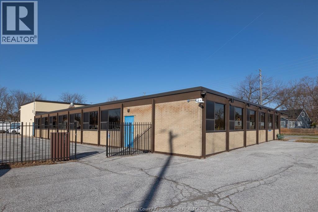 2545 Pillette Road, Windsor, Ontario  N8T 1P9 - Photo 10 - 26007917