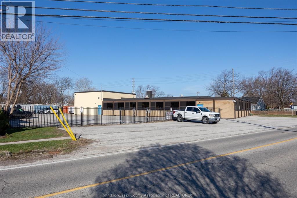 2545 Pillette Road, Windsor, Ontario  N8T 1P9 - Photo 2 - 26007917