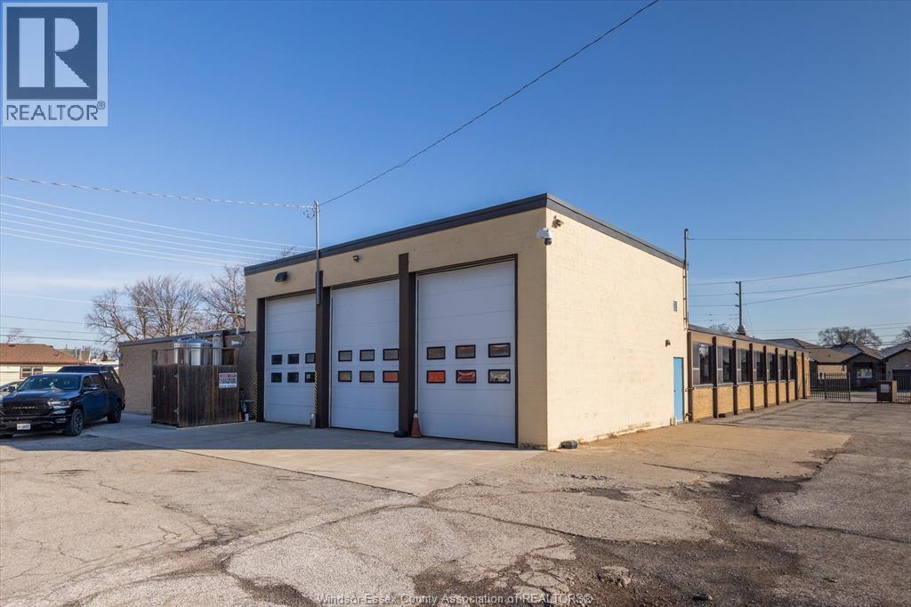 2545 Pillette Road, Windsor, Ontario  N8T 1P9 - Photo 5 - 26007917