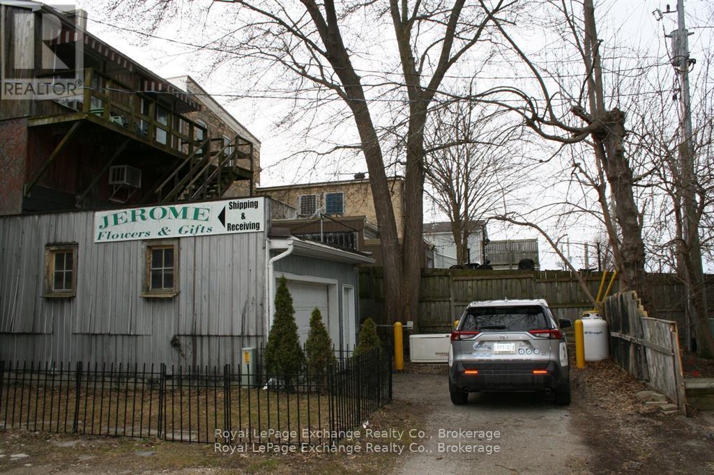 756 Queen Street W, Kincardine, Ontario  N2Z 2Z4 - Photo 2 - X12990232