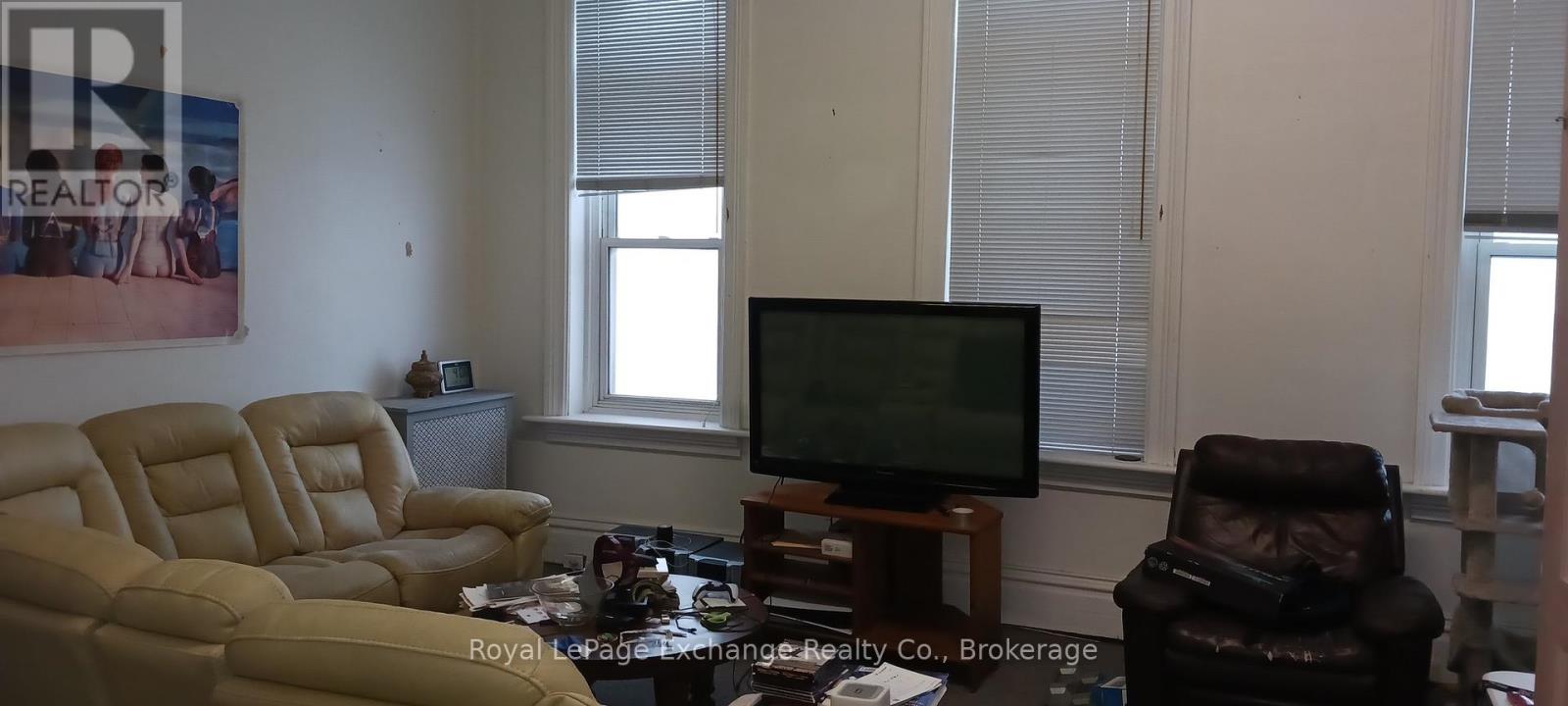 756 Queen Street W, Kincardine, Ontario  N2Z 2Z4 - Photo 3 - X12990232