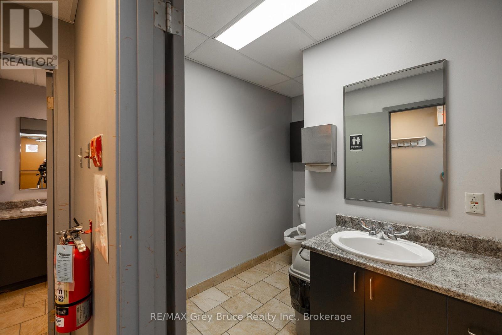 827 2nd Avenue E, Owen Sound, Ontario  N4K 2H2 - Photo 28 - X12990312