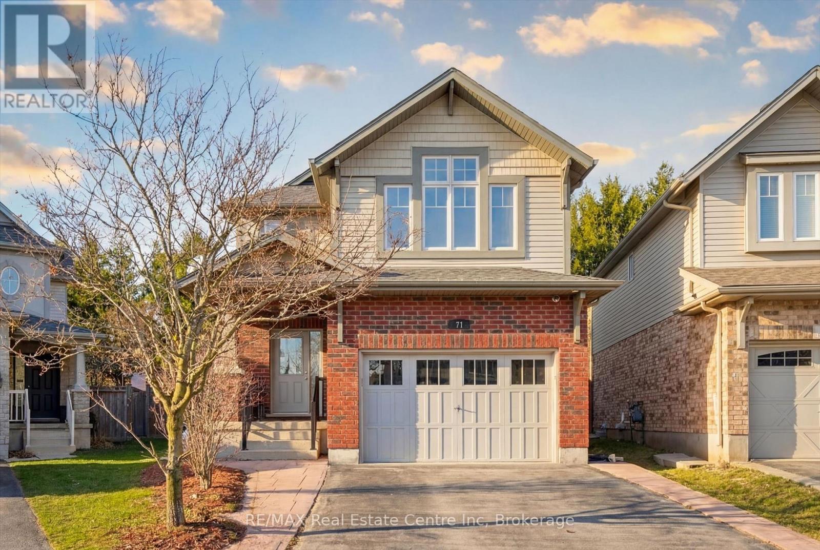 71 LAUGHLAND LANE, Guelph, Ontario