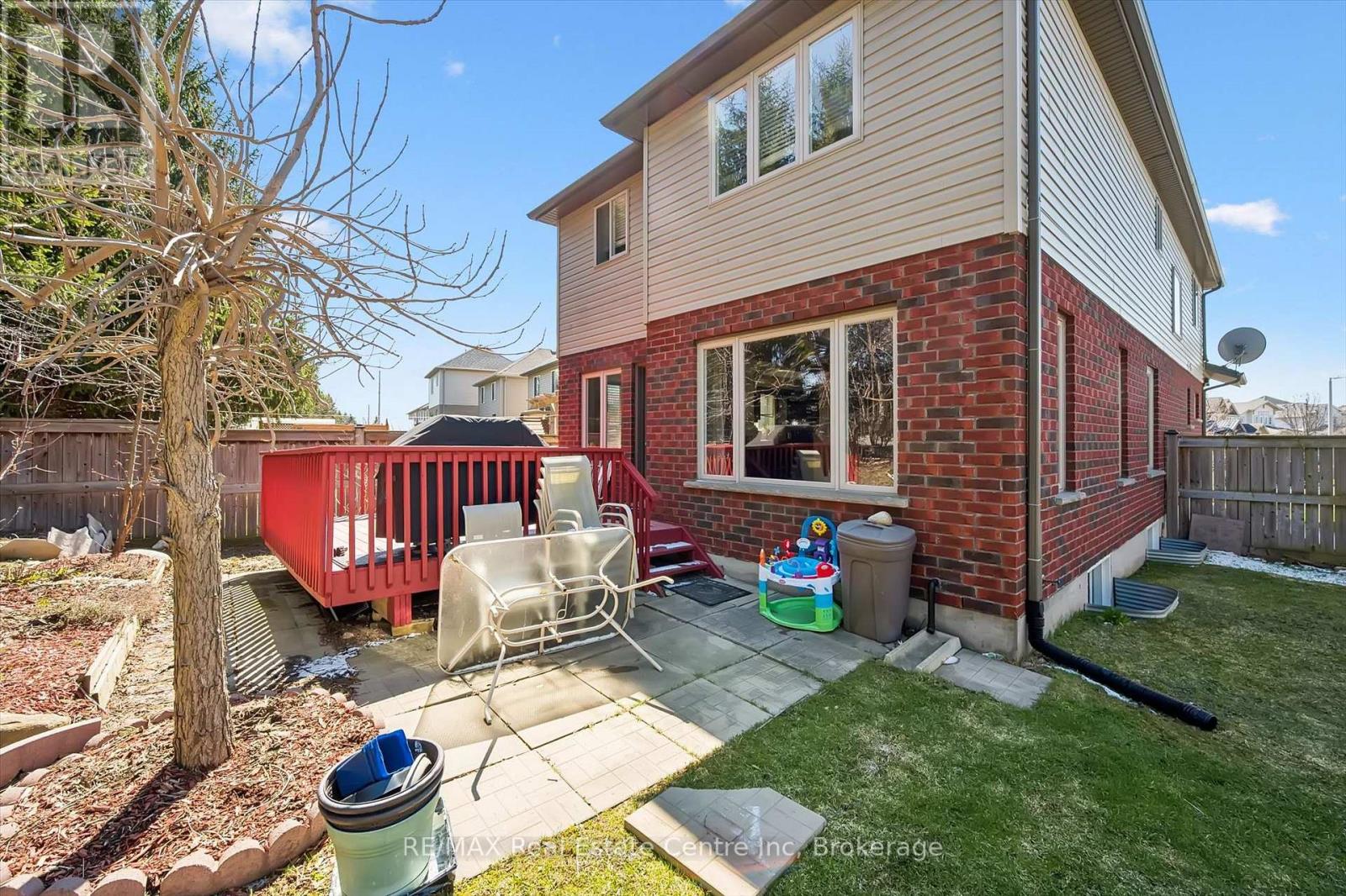 71 Laughland Lane, Guelph, Ontario  N1L 0C6 - Photo 39 - X12990414