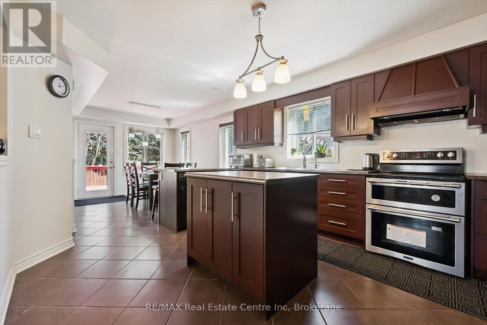 71 Laughland Lane, Guelph, Ontario  N1L 0C6 - Photo 5 - X12990414