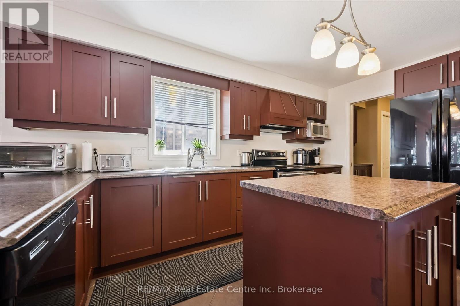 71 Laughland Lane, Guelph, Ontario  N1L 0C6 - Photo 7 - X12990414