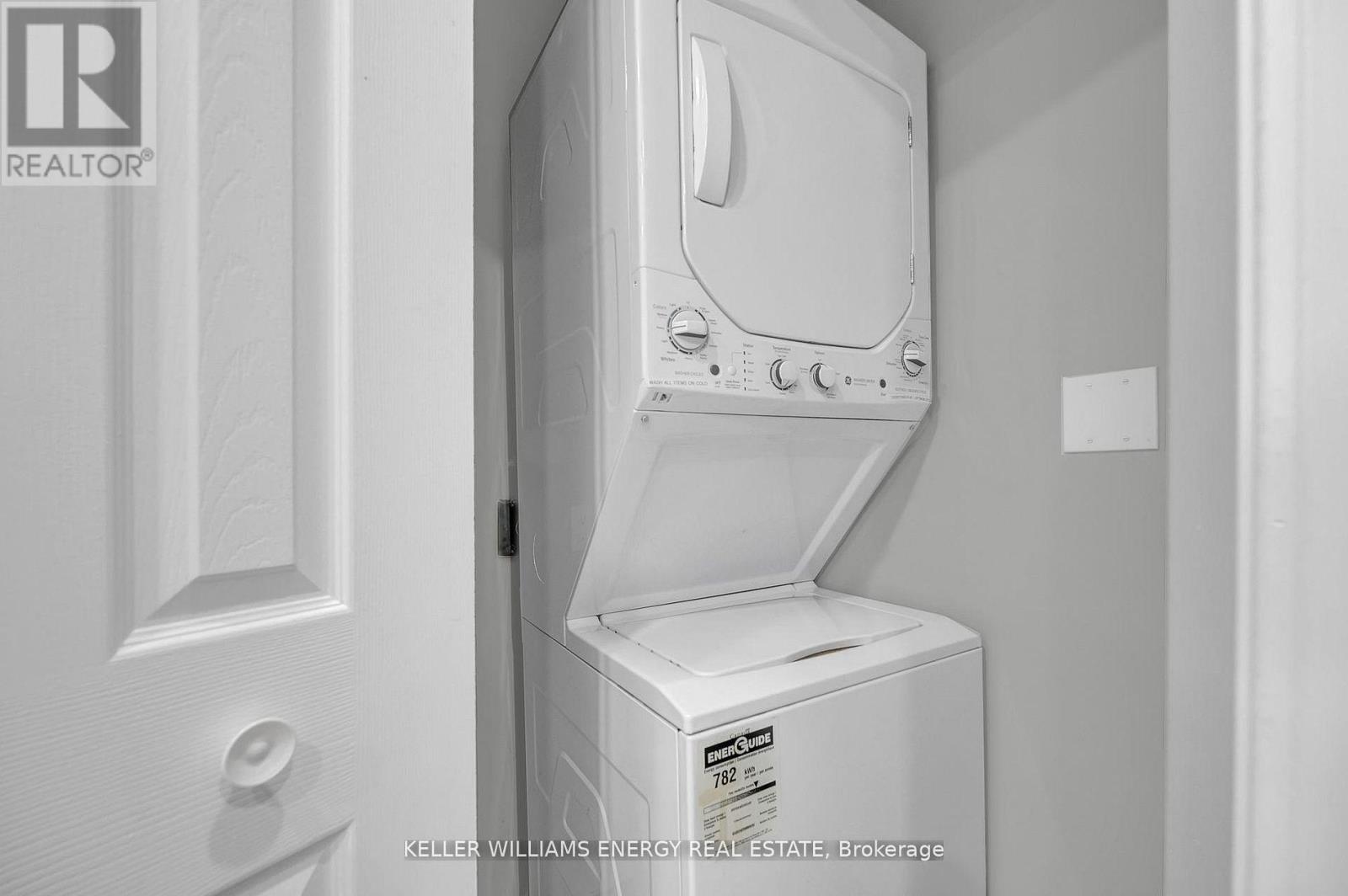 372 Garden Court, Oshawa, Ontario  L1J 3E4 - Photo 15 - E12990160