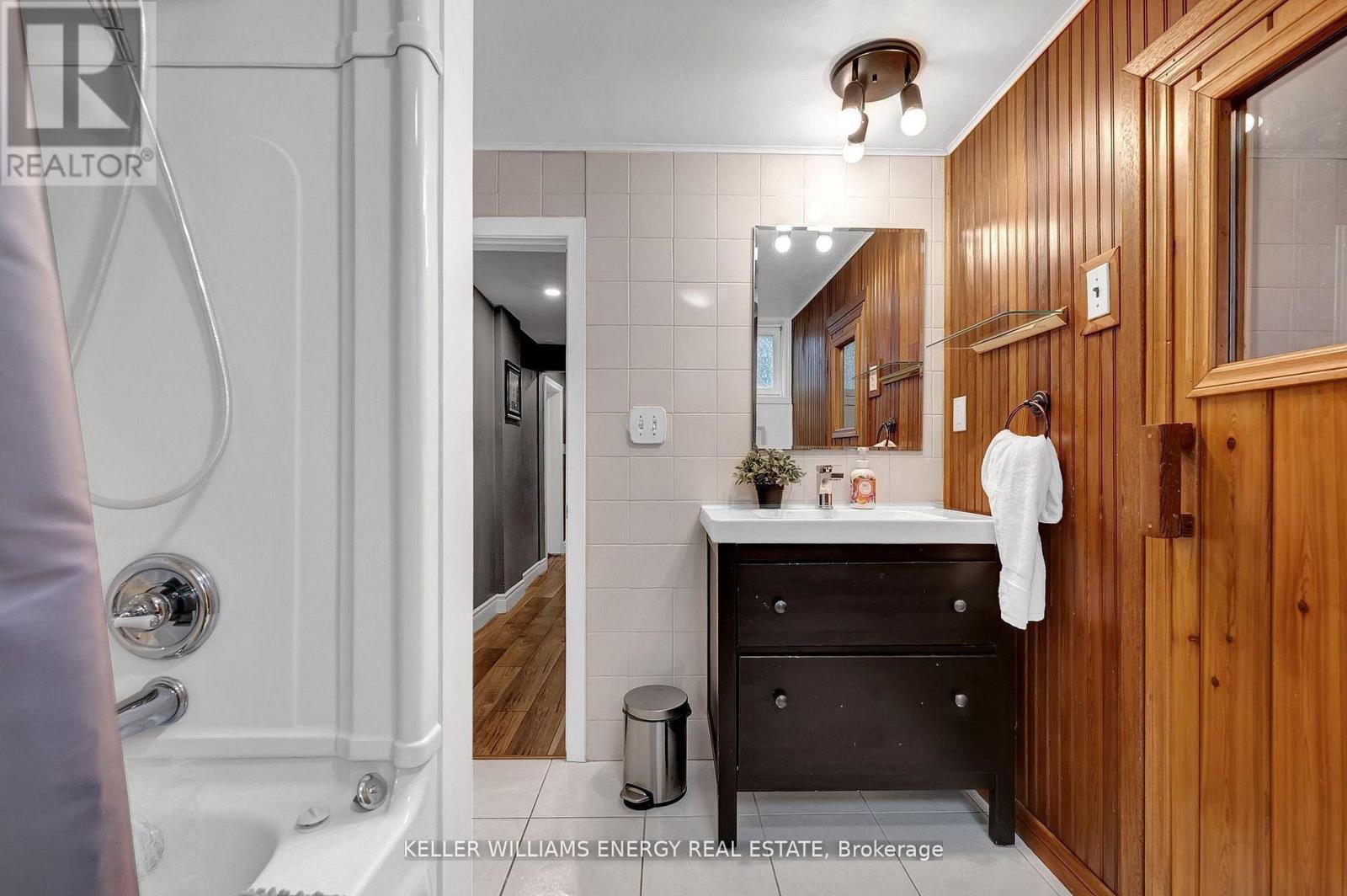 372 Garden Court, Oshawa, Ontario  L1J 3E4 - Photo 40 - E12990160