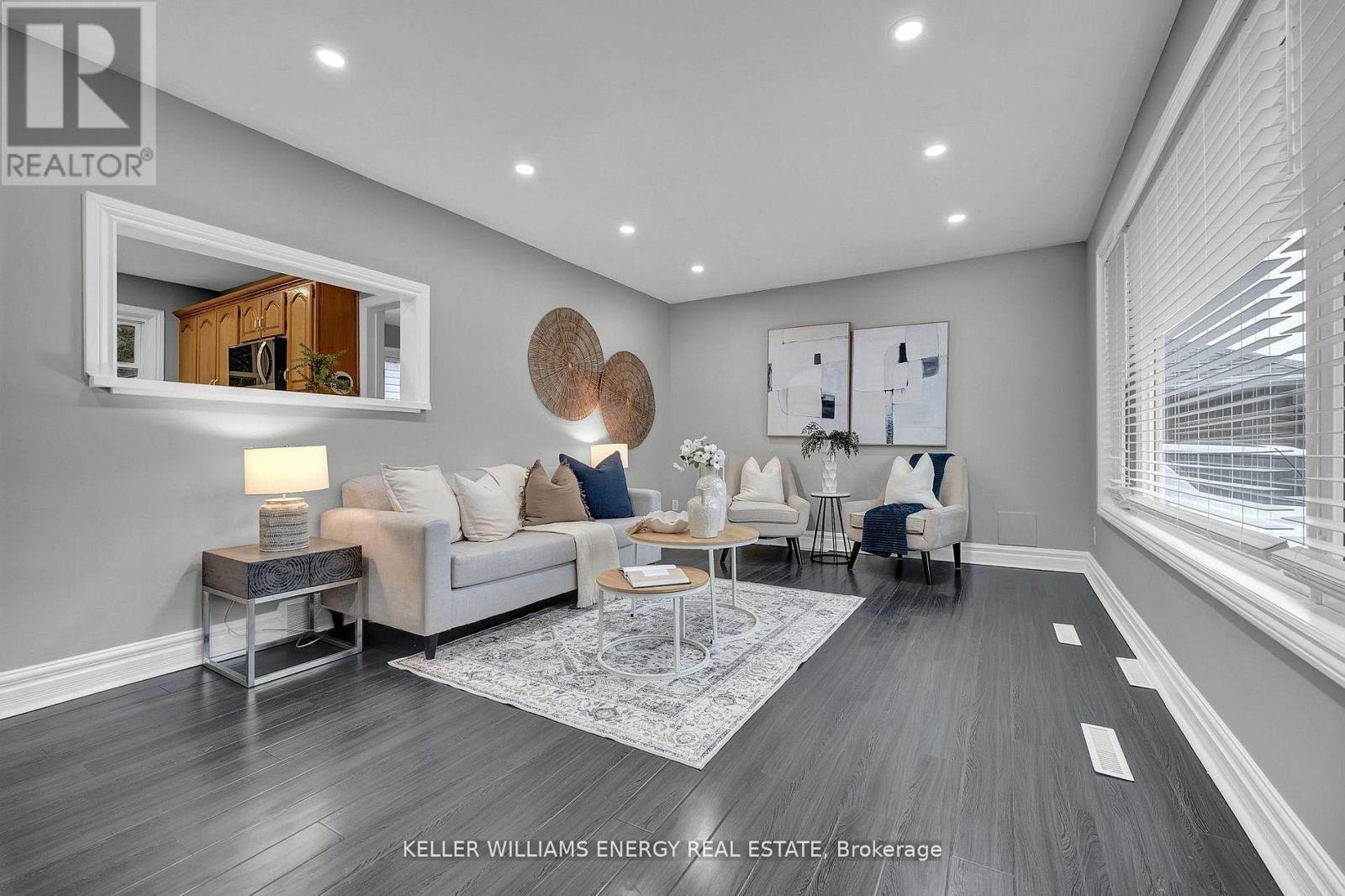 372 Garden Court, Oshawa, Ontario  L1J 3E4 - Photo 7 - E12990160