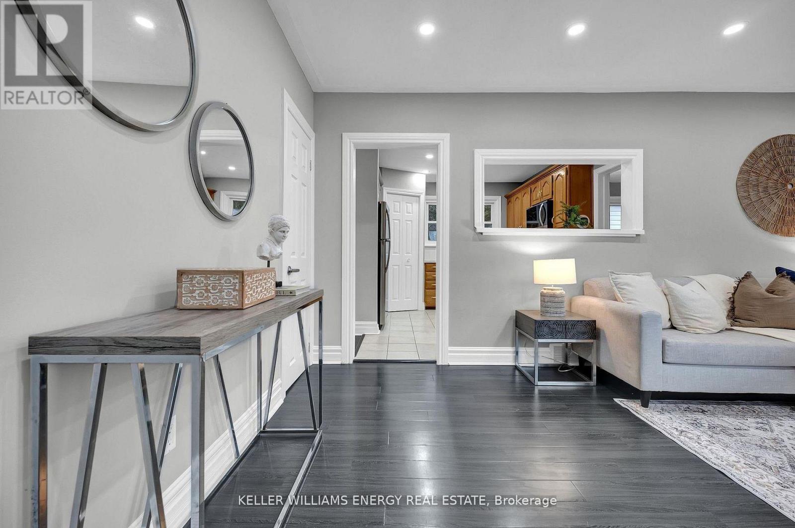 372 Garden Court, Oshawa, Ontario  L1J 3E4 - Photo 8 - E12990160