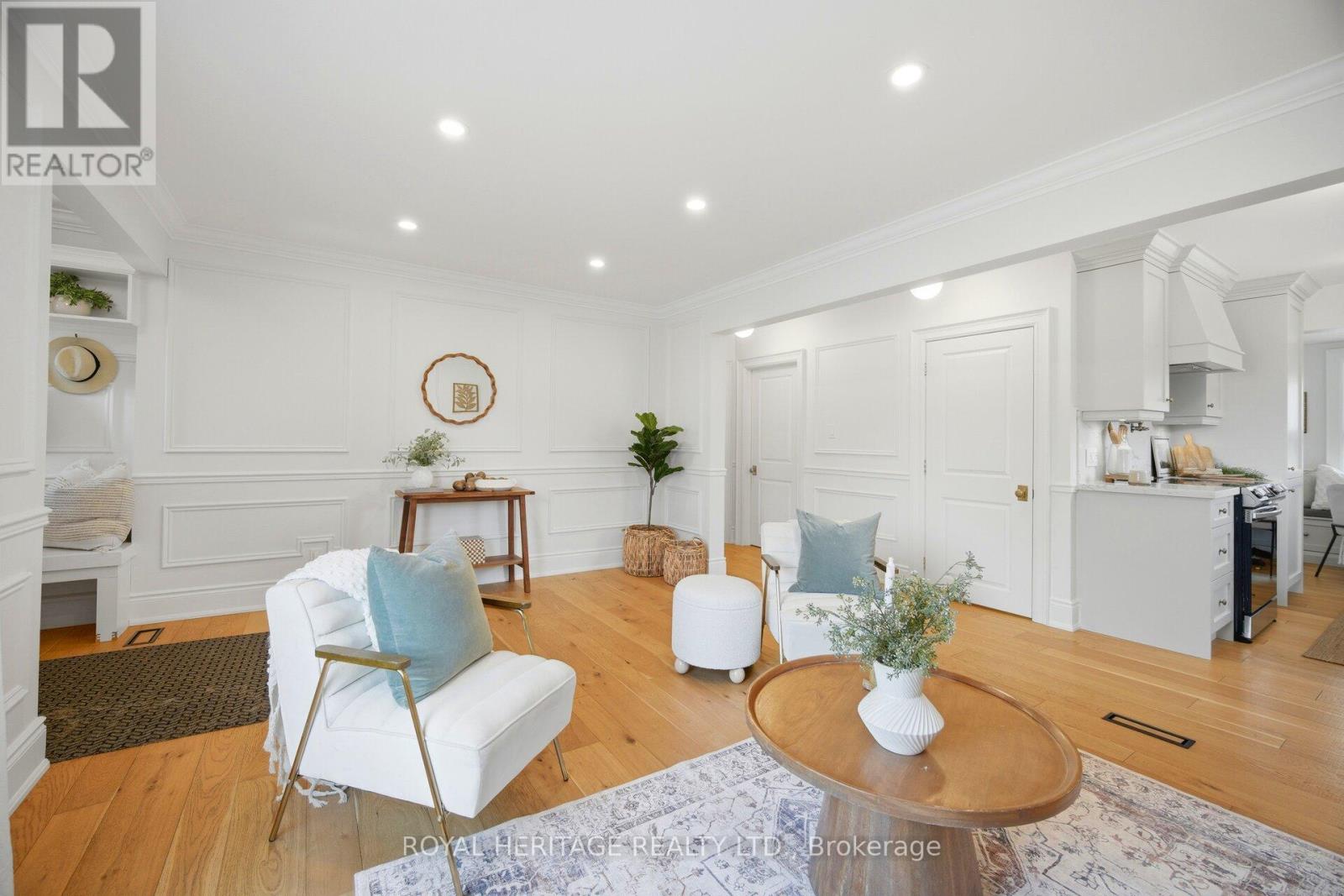 867 Parklane Avenue, Oshawa, Ontario  L1G 1N7 - Photo 5 - E12990264