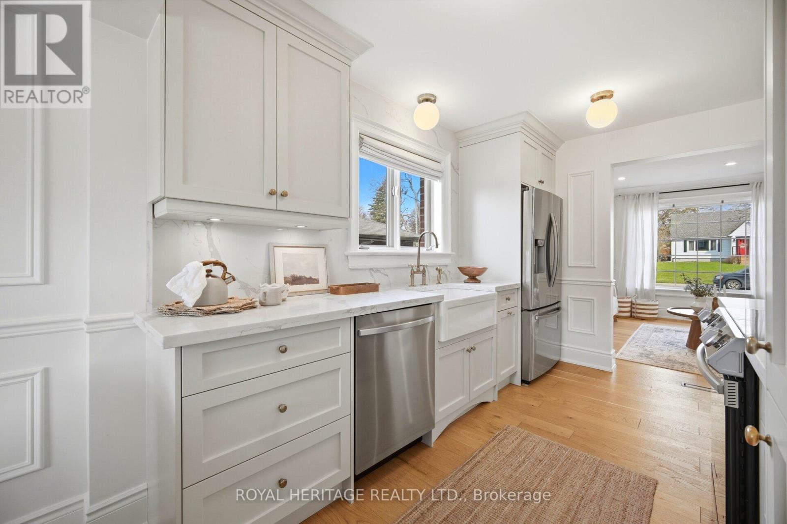 867 Parklane Avenue, Oshawa, Ontario  L1G 1N7 - Photo 6 - E12990264