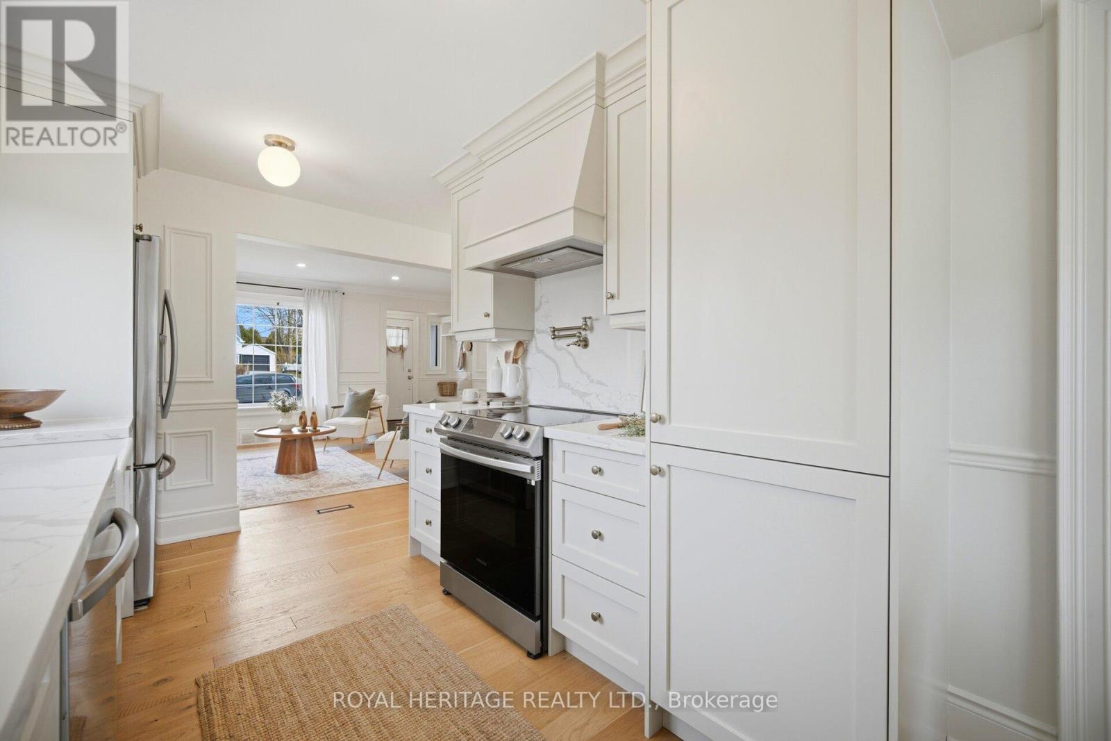 867 Parklane Avenue, Oshawa, Ontario  L1G 1N7 - Photo 7 - E12990264