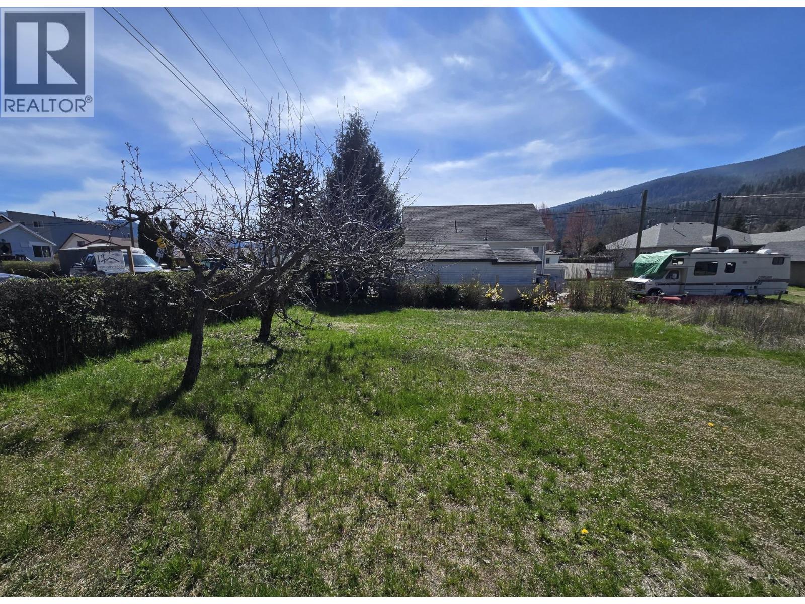 108 9th Avenue, Castlegar, British Columbia  V1N 1L5 - Photo 7 - 10381608