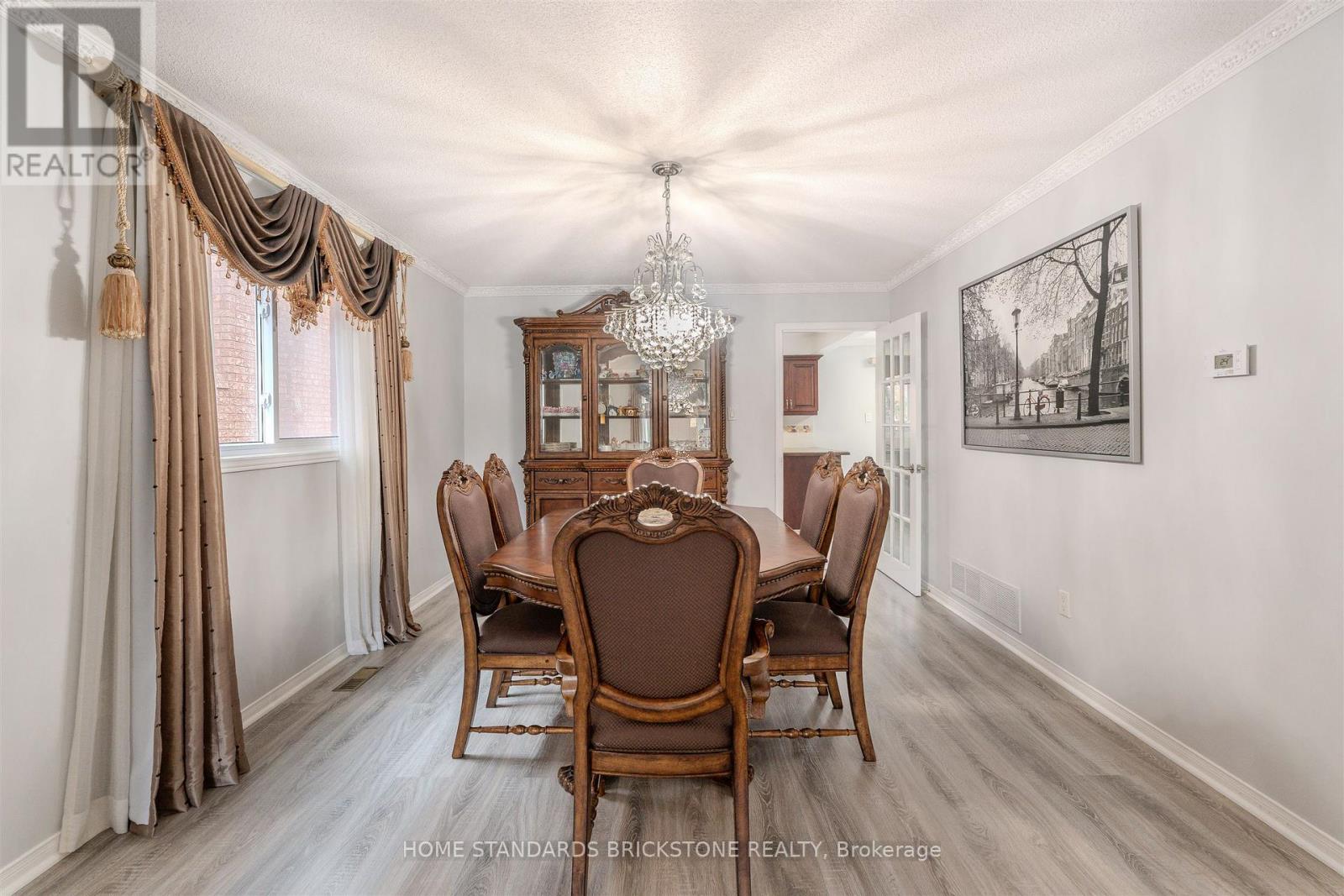 4538 Penhallow Road, Mississauga, Ontario L5V 1E7 - Photo 10 - W12864988