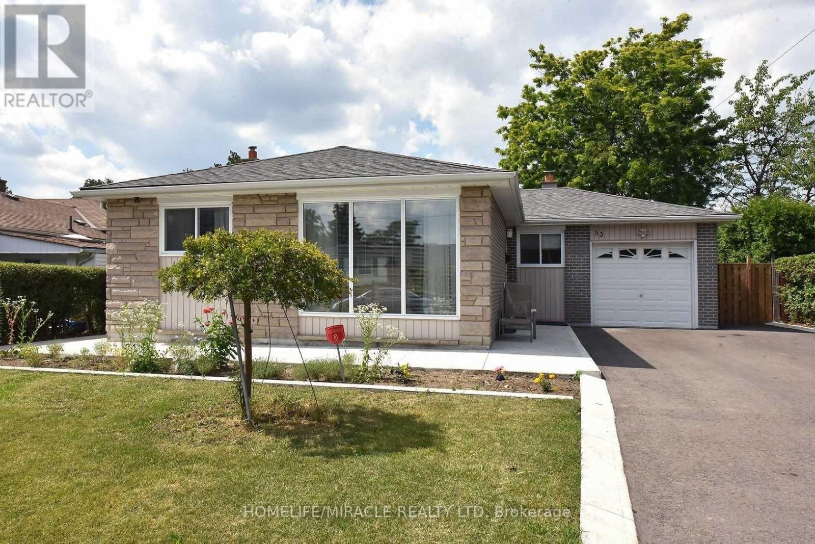 53 Ascot Avenue, Brampton, Ontario  L6T 2P3 - Photo 2 - W12984244